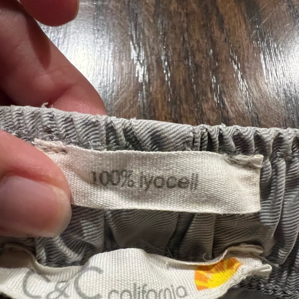 C&C of California Women's Grey Camo Cargo Joggers Size Small 100% Lyocell Casual - Picture 6 of 7